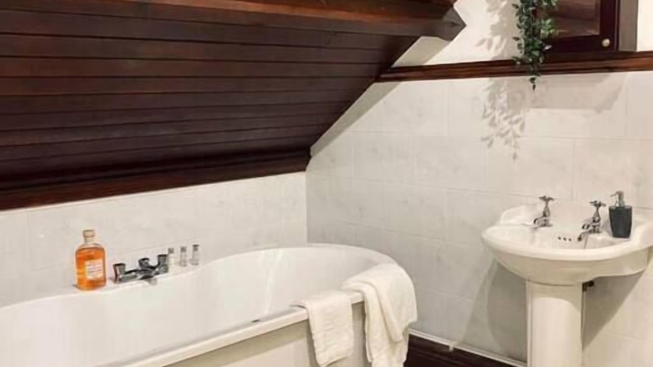 Photo of Bathroom in Cwm Frwd Oer