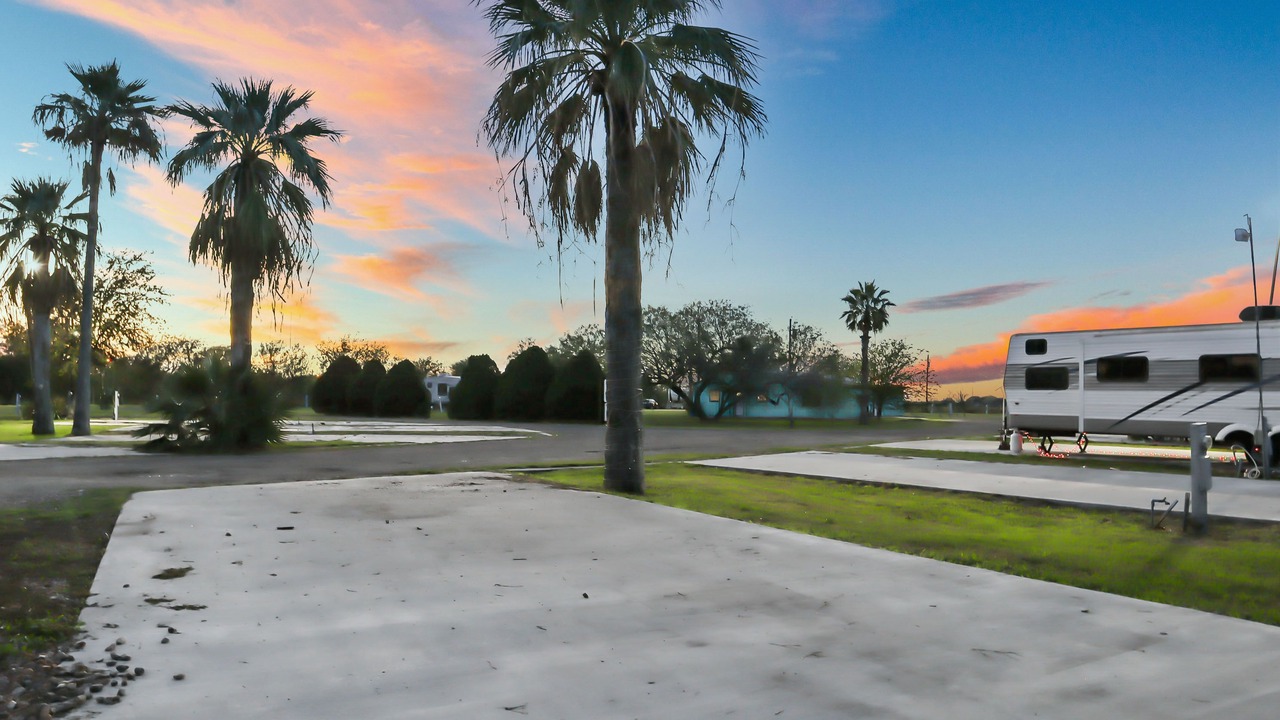 Photo of Others in Mathis