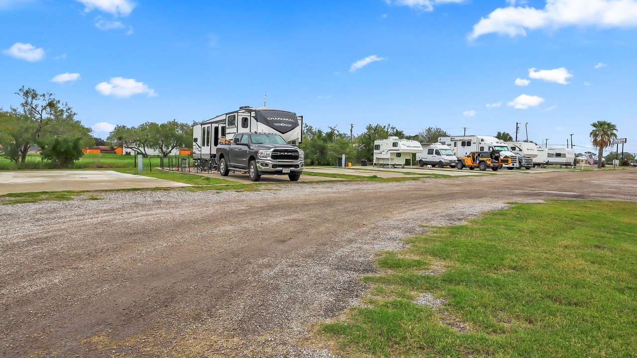 Photo of Others in Mathis