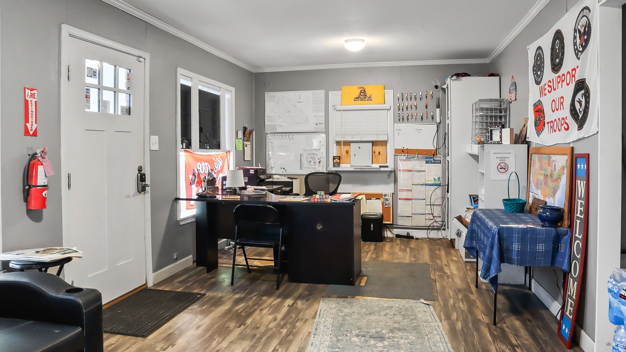 Photo of Others in Mathis