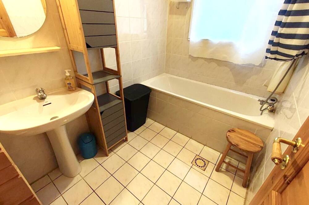 Photo of Bathroom in Mauroux