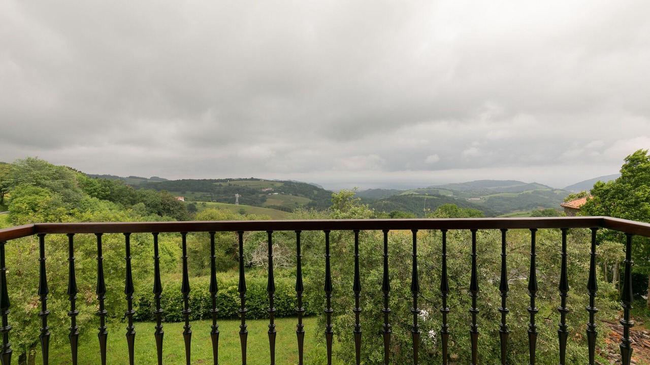 Photo of Outdoor in Aia