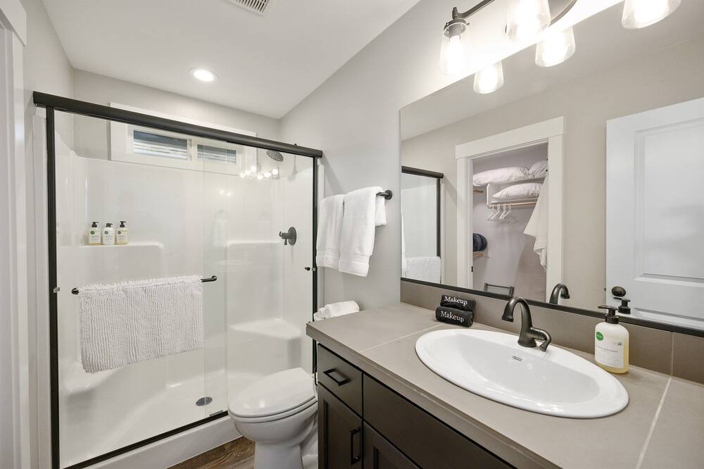 Photo of Others in Carlton