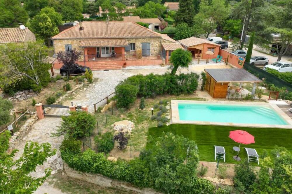 Photo of Outdoor in Saint-Laurent-La-Vernede