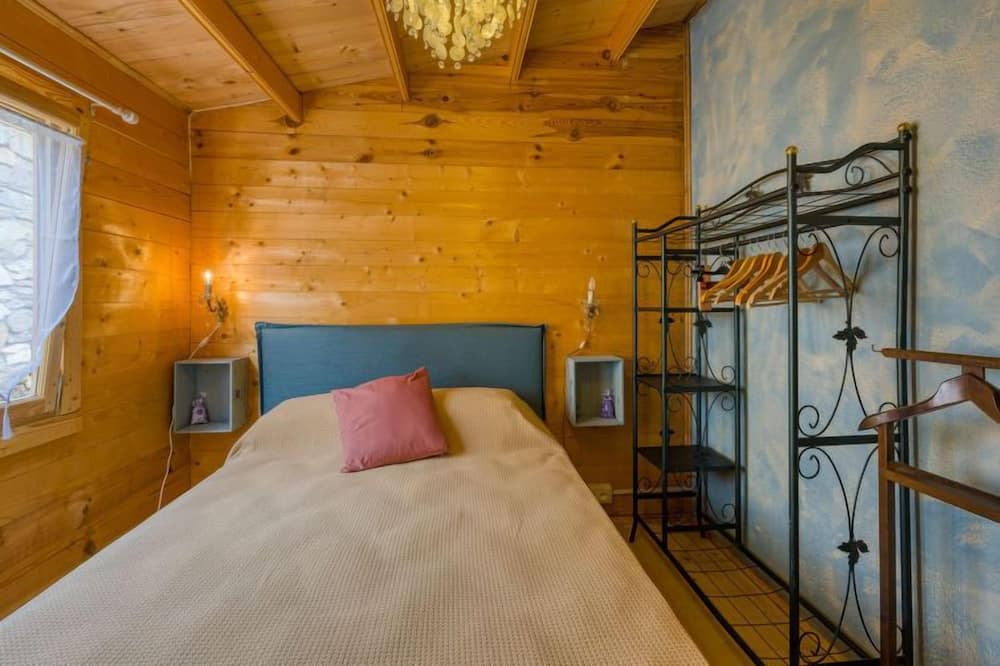 Photo of Bedroom in Saint-Laurent-La-Vernede
