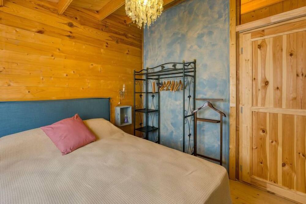 Photo of Bedroom in Saint-Laurent-La-Vernede