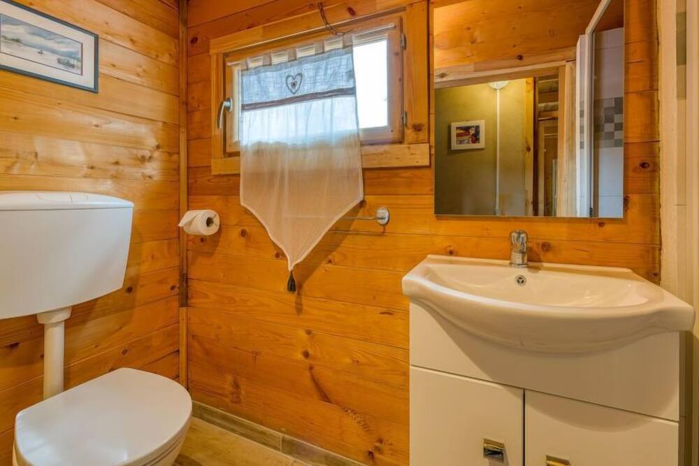 Photo of Bathroom in Saint-Laurent-La-Vernede