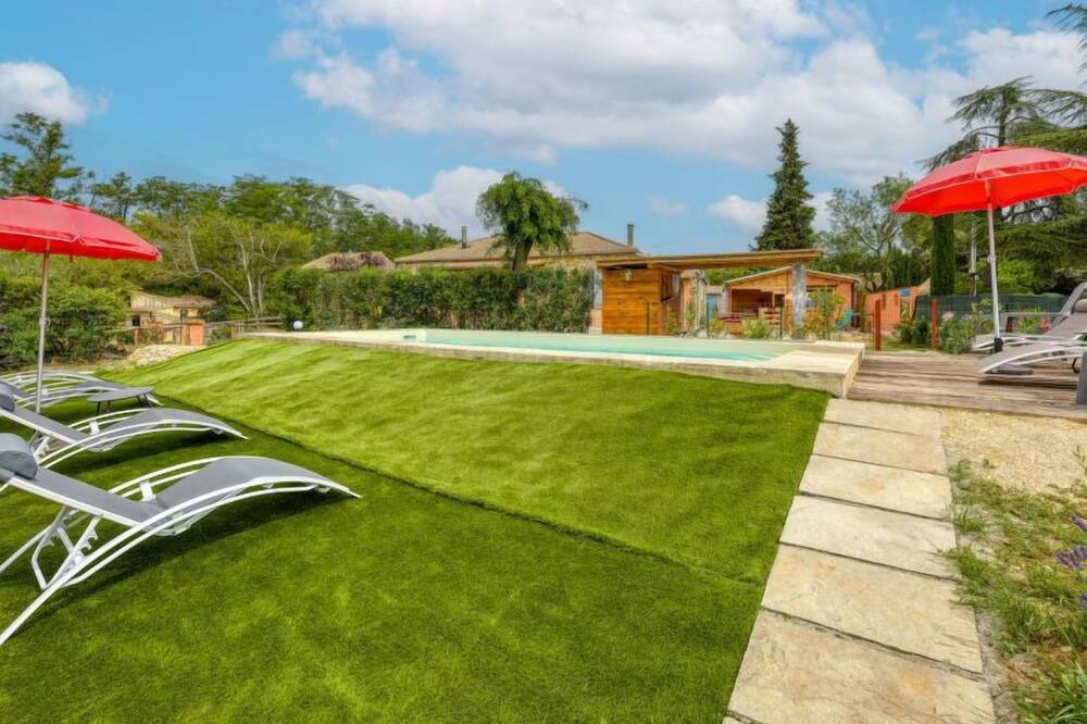 Photo of Outdoor in Saint-Laurent-La-Vernede