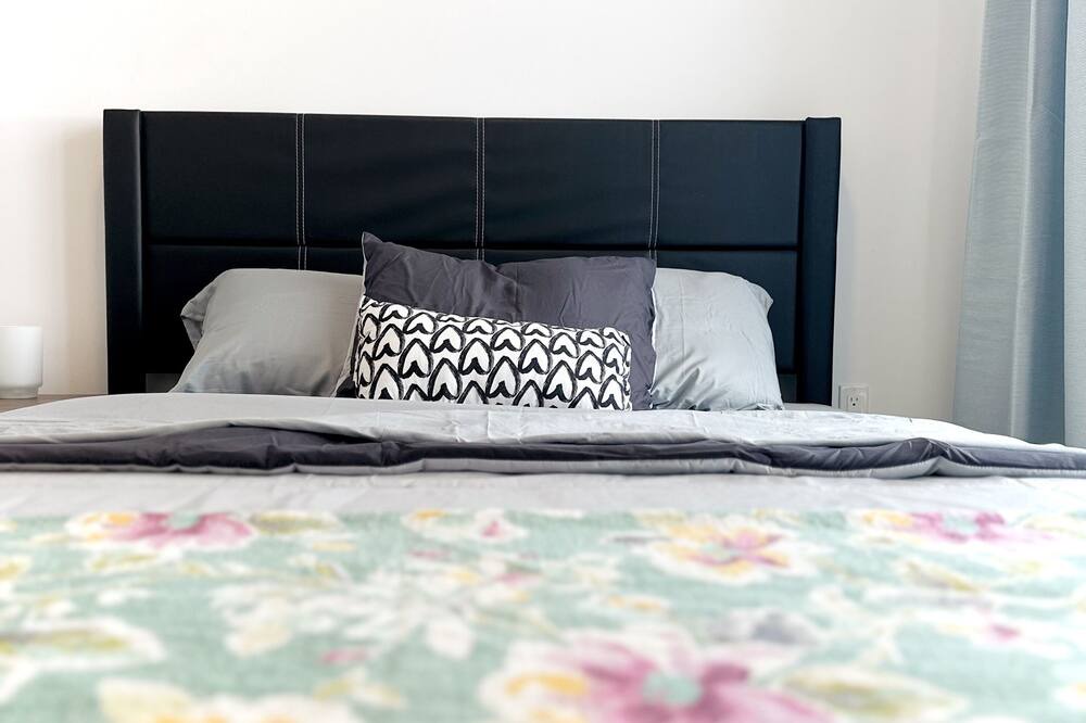 Photo of Bedroom in Humber Bay