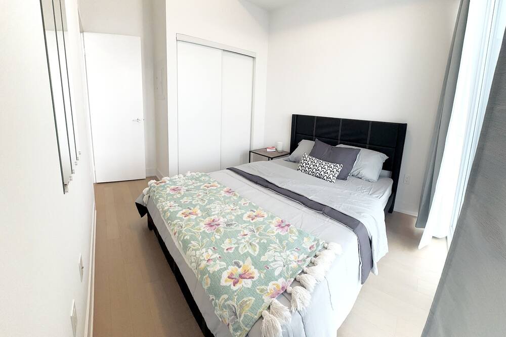 Photo of Bedroom in Humber Bay