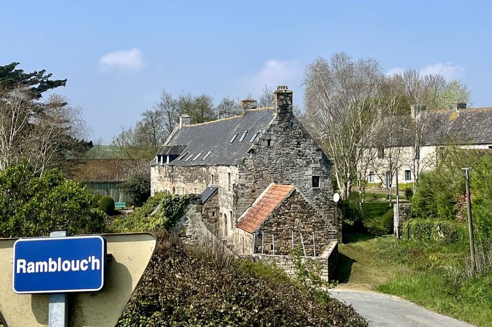 Photo of Outdoor in Plougoulm