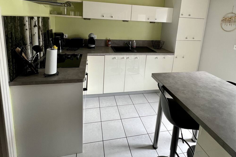 Photo of Kitchen in Plougoulm