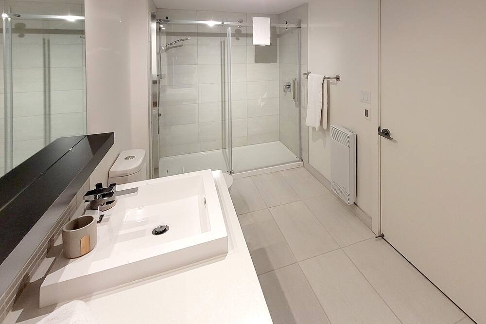 Photo of Bathroom in Brossard