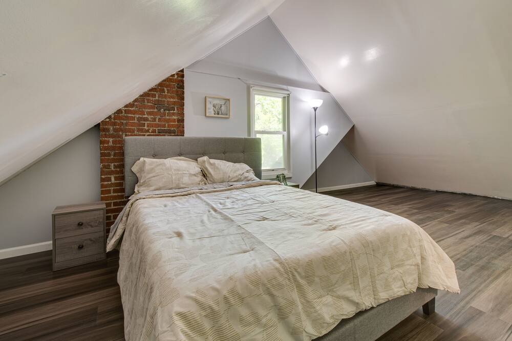Photo of Bedroom in Champaign