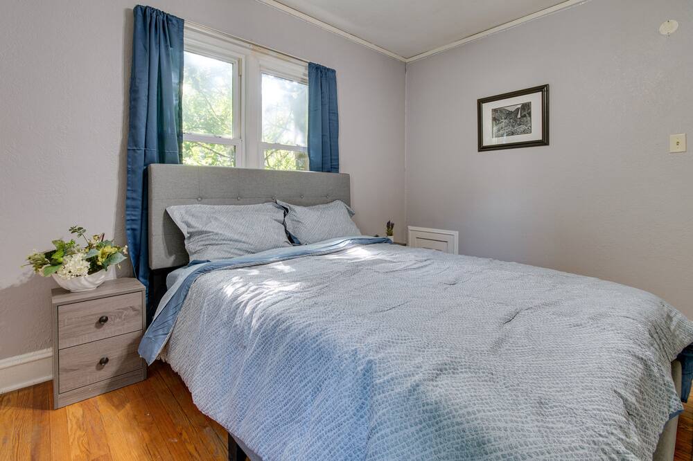 Photo of Bedroom in Champaign