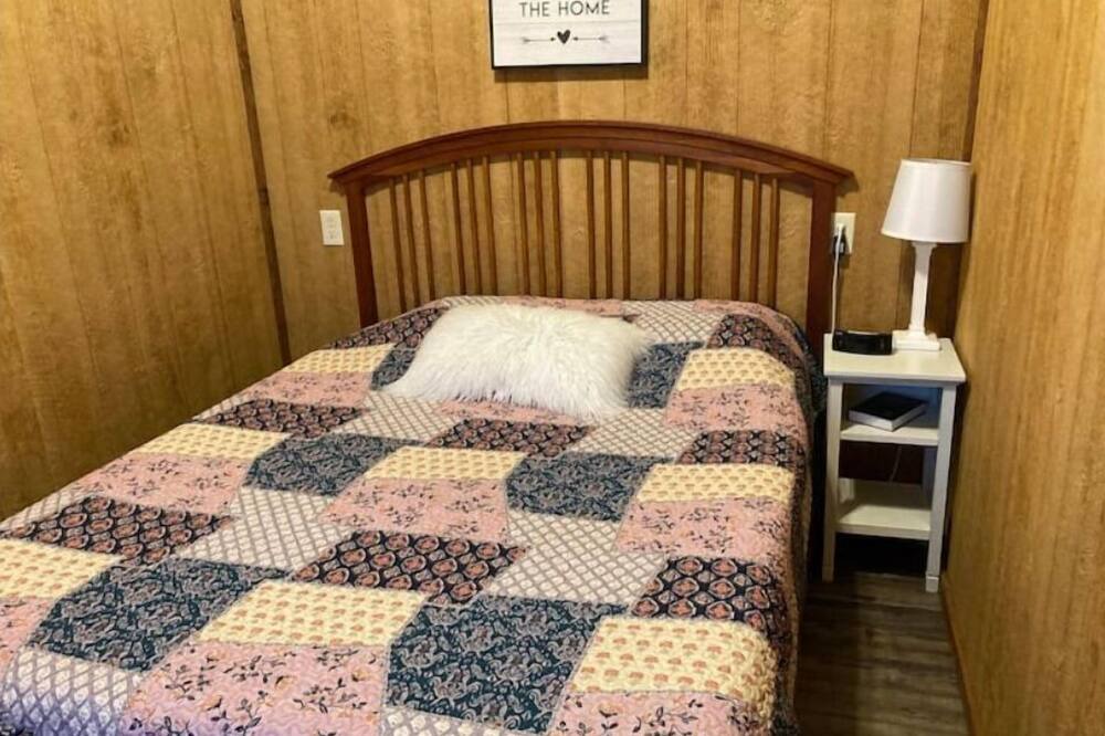 Photo of Bedroom in Leasburg
