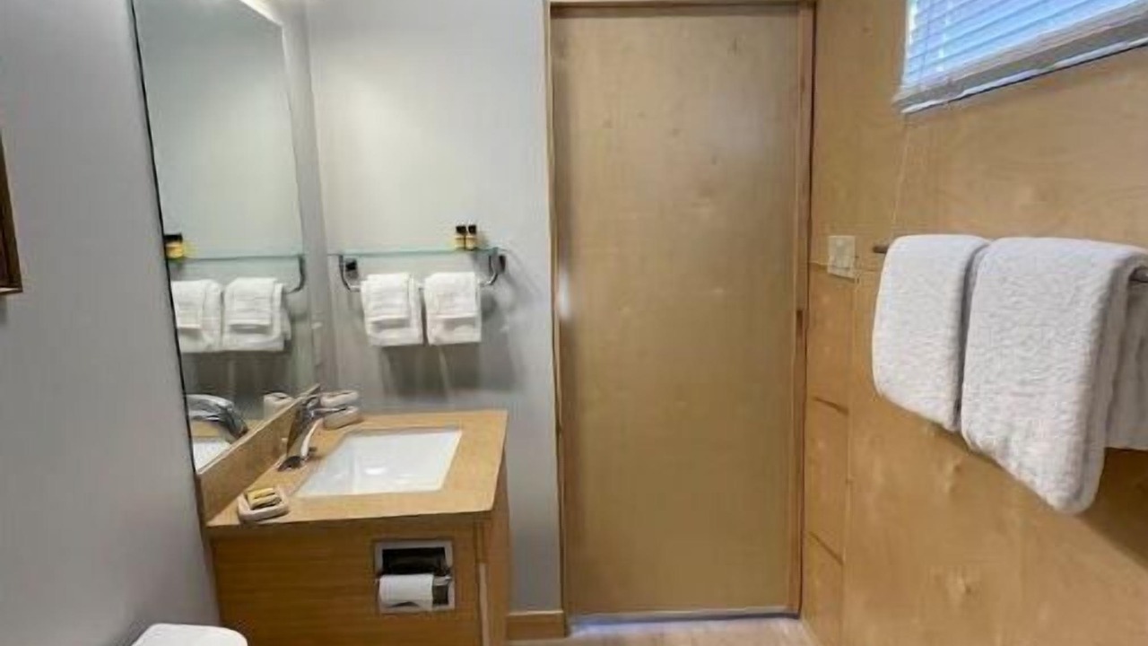 Photo of Others in Iona