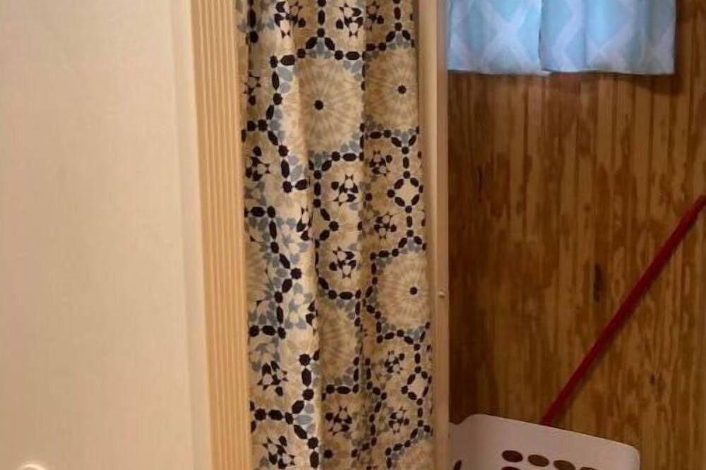Photo of Bathroom in Leasburg