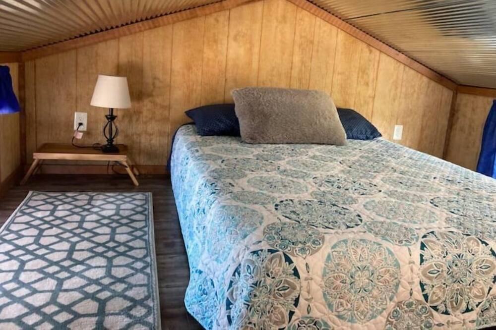 Photo of Bedroom in Leasburg
