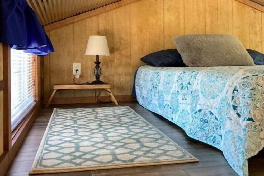 Photo of Bedroom in Leasburg
