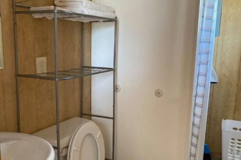 Photo of Bathroom in Leasburg