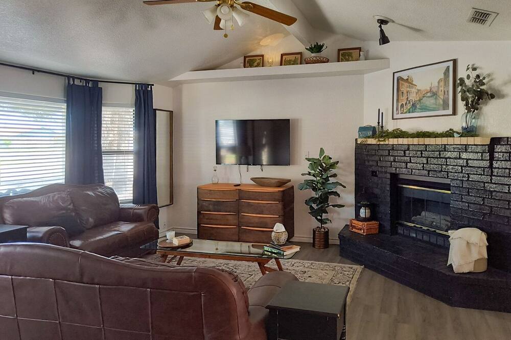 Photo of Livingroom in Hobbs