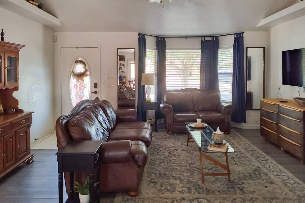 Photo of Livingroom in Hobbs