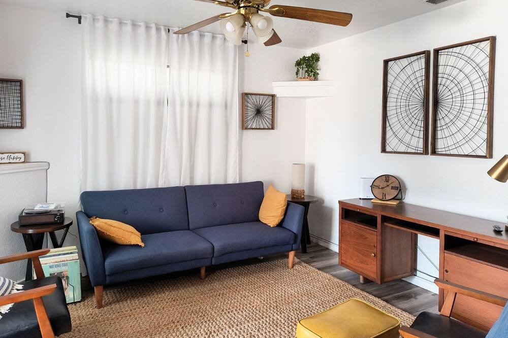 Photo of Livingroom in Hobbs