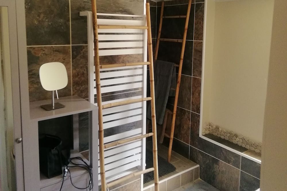 Photo of Bathroom in Candresse