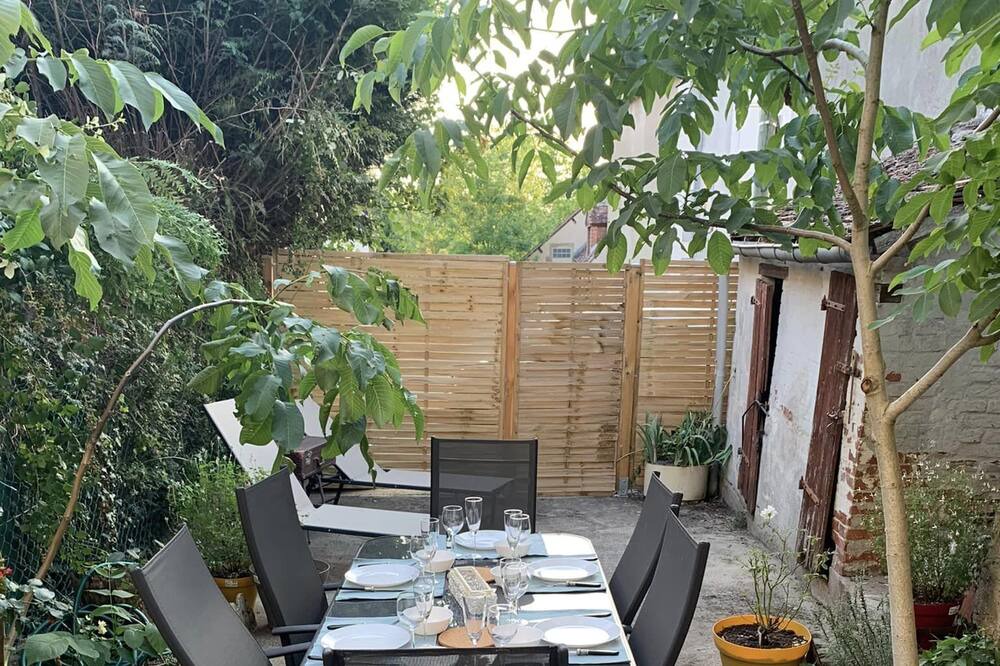 Photo of Outdoor in Garigny