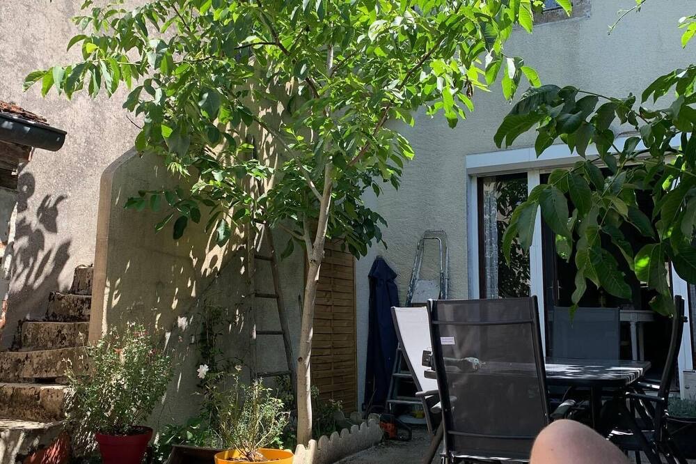 Photo of Patio Balcony in Garigny