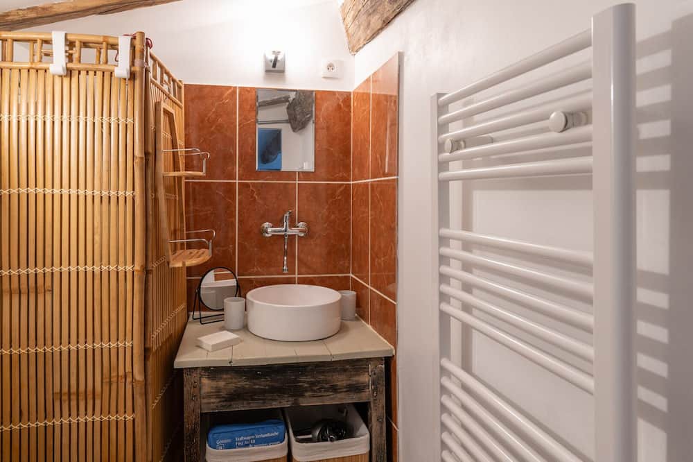 Photo of Bathroom in Saint-Juire-Champgillon