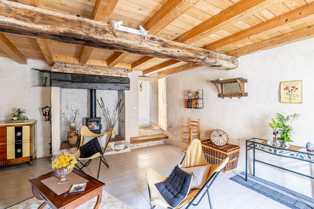 Photo of Livingroom in Saint-Juire-Champgillon