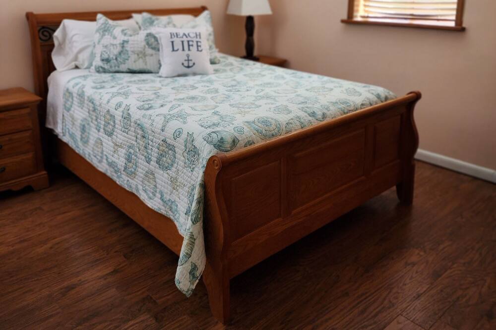 Photo of Bedroom in Steinhatchee