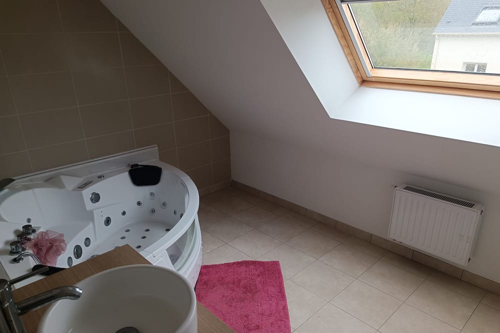 Photo of Bathroom in Tresse