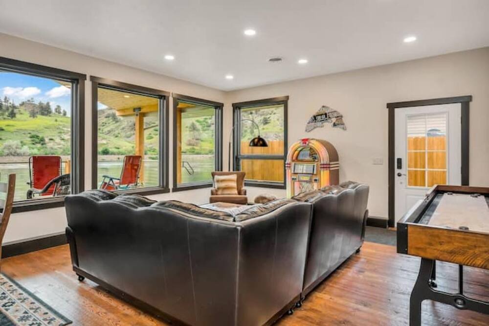 Photo of Others in Cascade