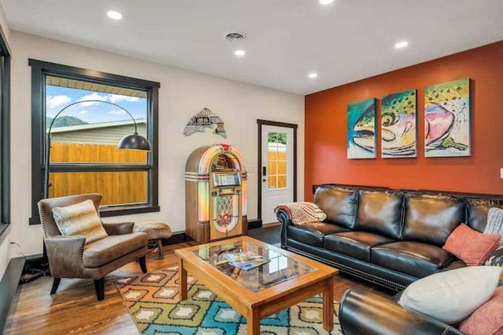 Photo of Livingroom in Cascade