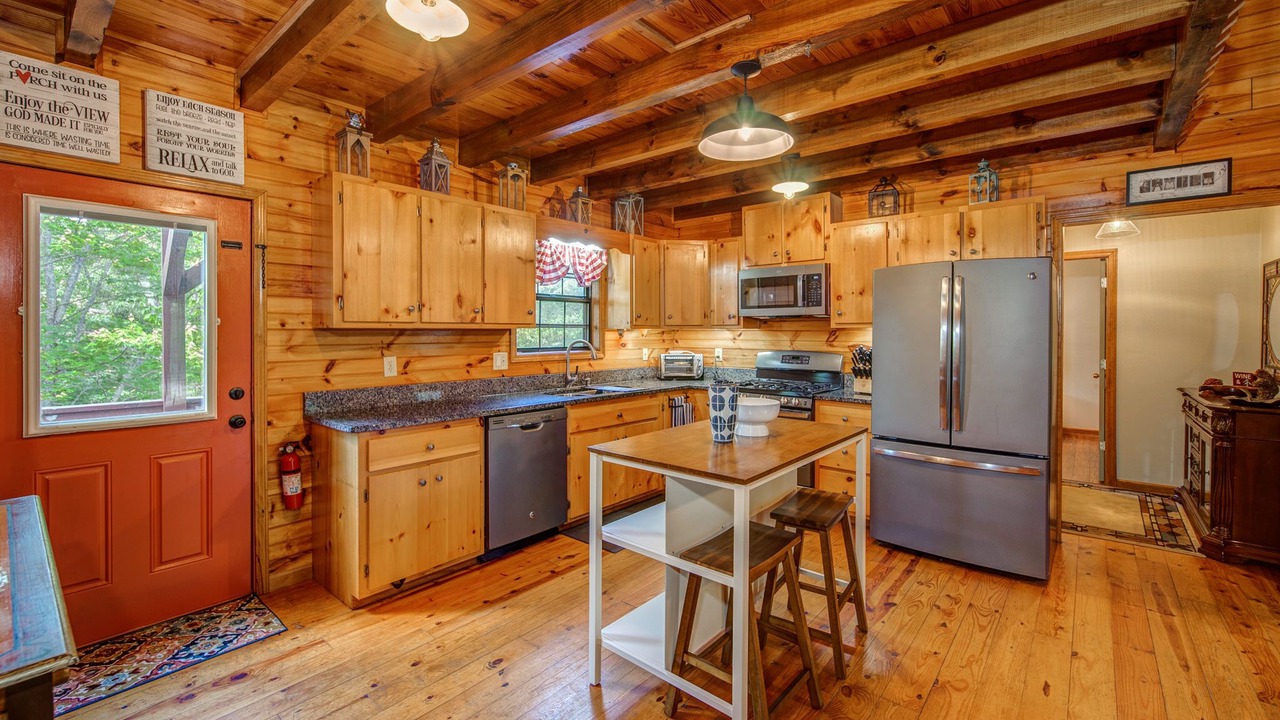 Photo of Kitchen in Mineral Bluff