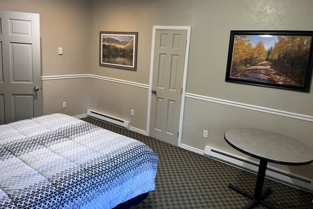 Photo of Bedroom in Meeker