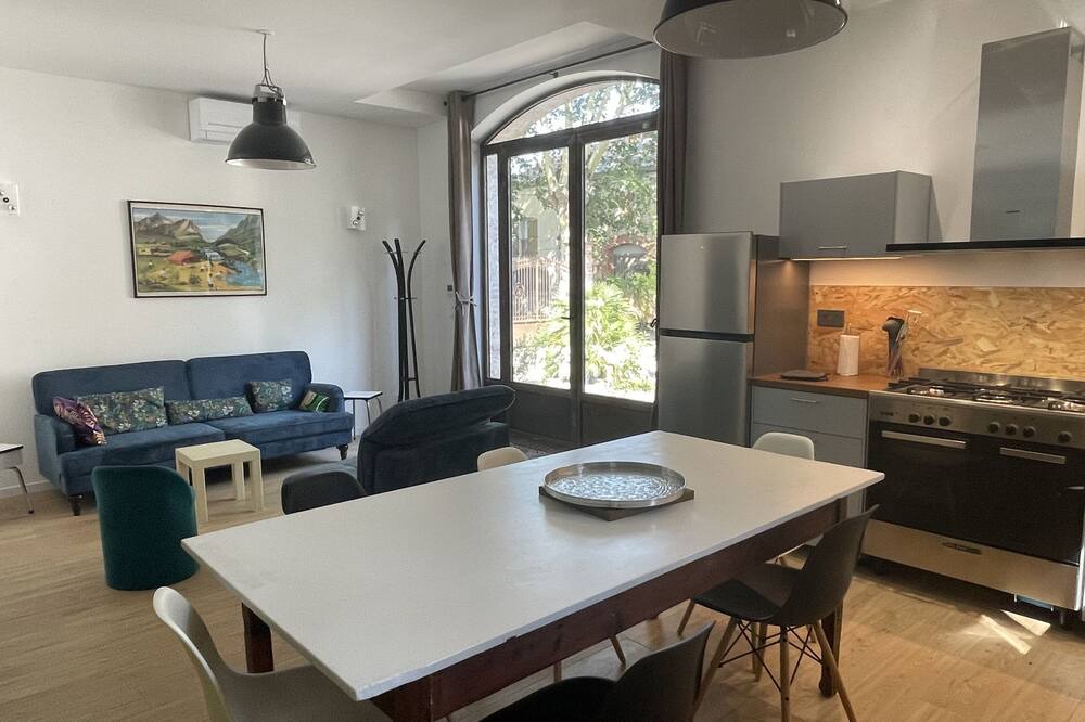 Photo of Livingroom in Saint-Genis