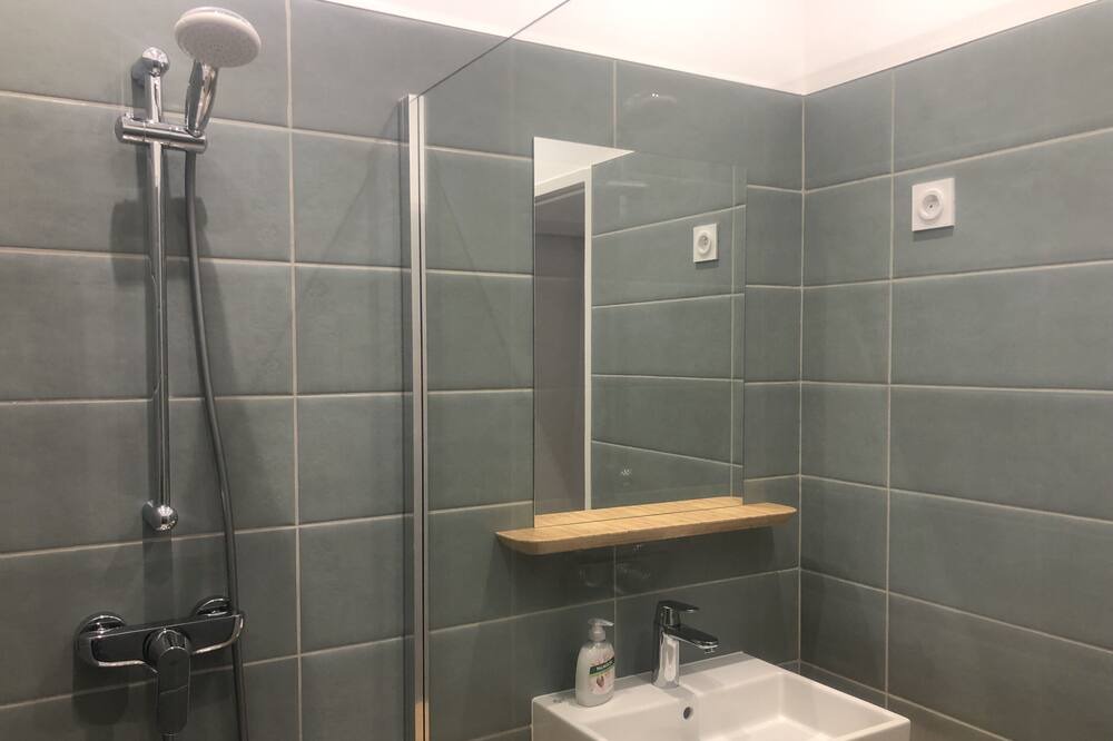 Photo of Bathroom in Saint-Genis