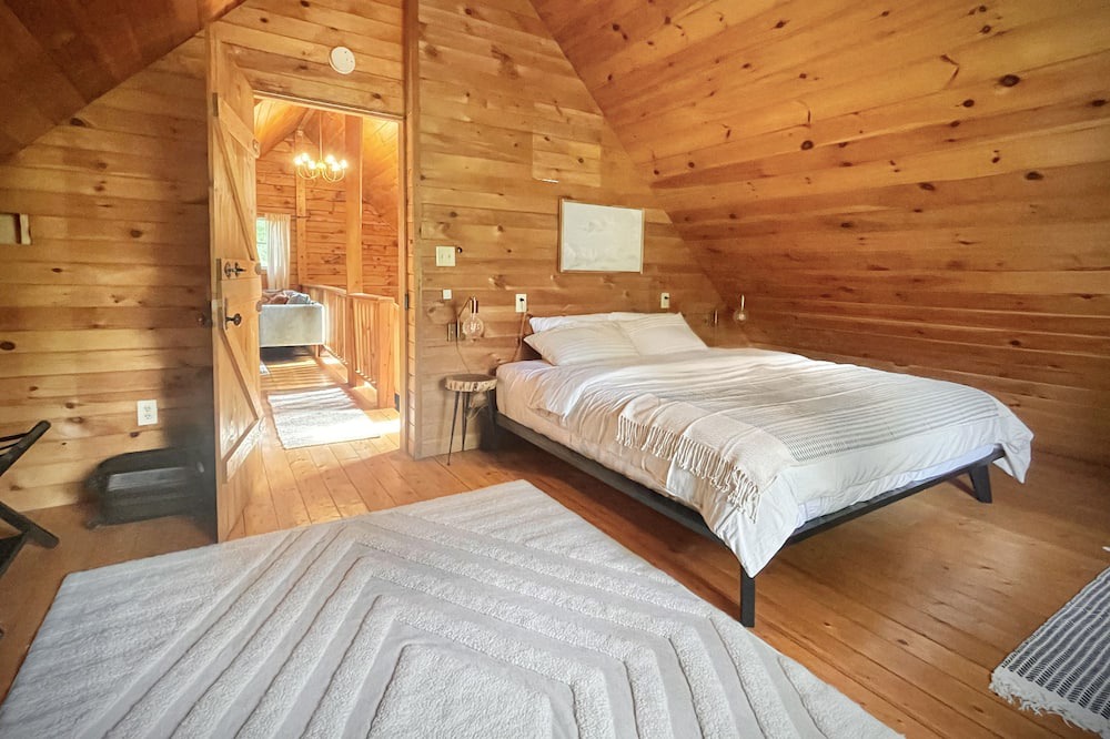 Photo of Bedroom in Mount Marion