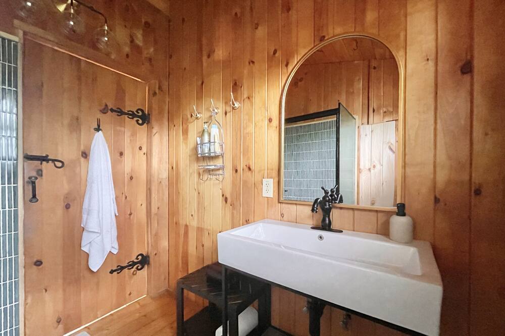 Photo of Bathroom in Mount Marion