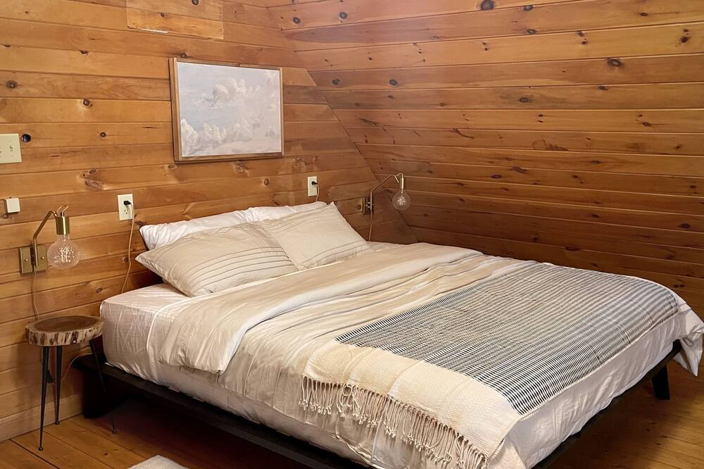 Photo of Bedroom in Mount Marion