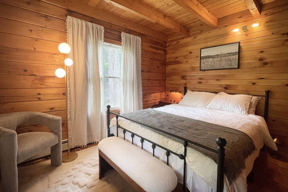 Photo of Bedroom in Mount Marion