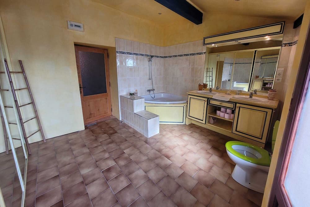 Photo of Bathroom in Saint-Germain-de-Calberte