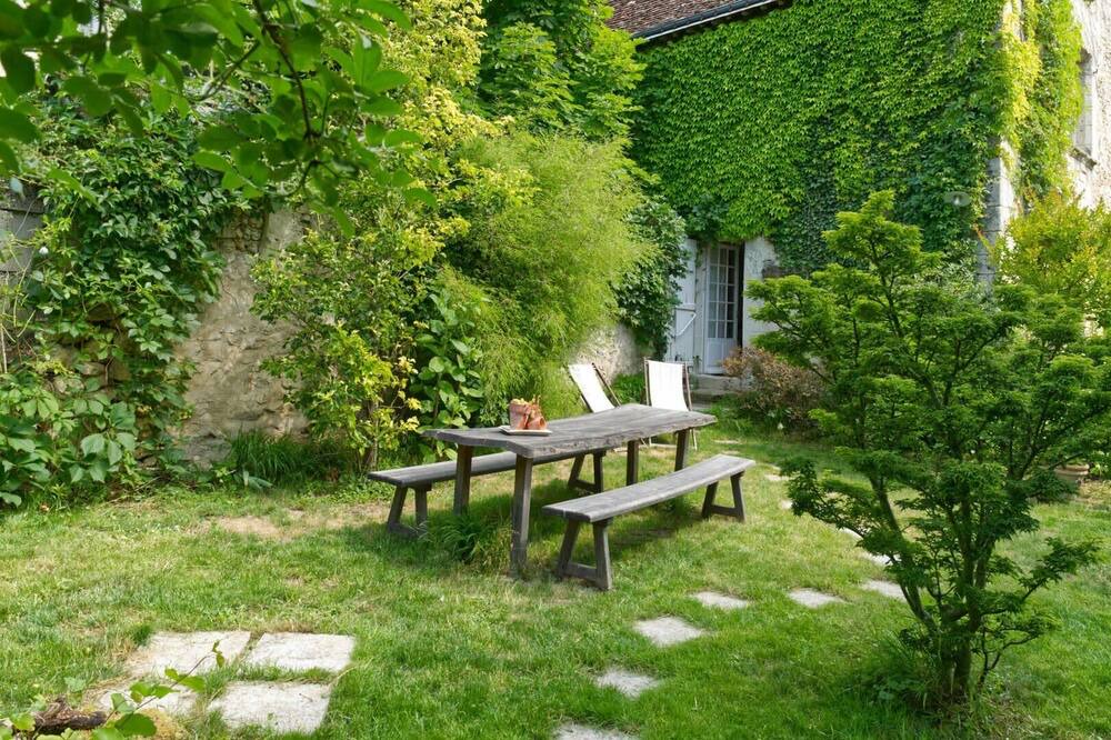 Photo of Outdoor in Ferriere-Larcon