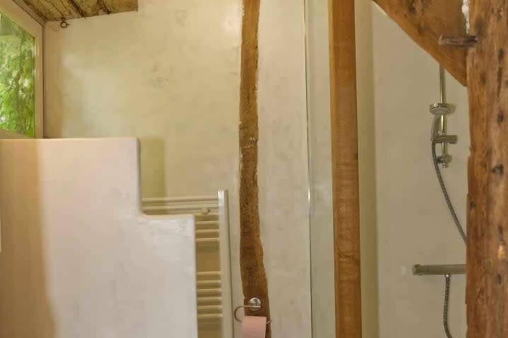 Photo of Bathroom in Ferriere-Larcon