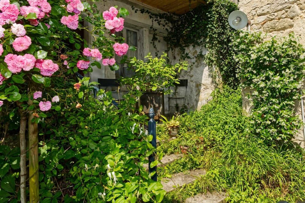 Photo of Outdoor in Ferriere-Larcon