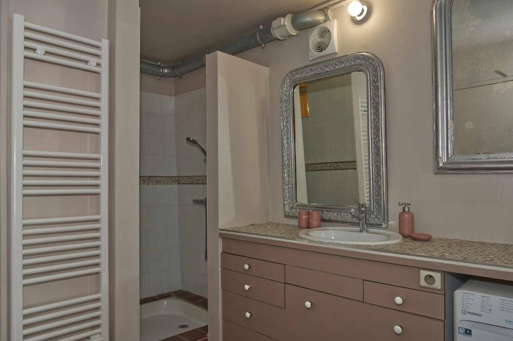 Photo of Bathroom in Ferriere-Larcon